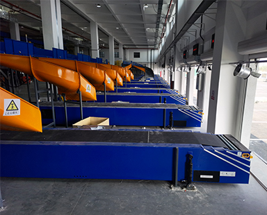 簡(jiǎn)述伸縮皮帶輸送機(jī)工作原理、產(chǎn)品結(jié)構(gòu)、產(chǎn)品優(yōu)勢(shì)及產(chǎn)品特點(diǎn)